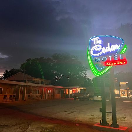 The Cedar Motel แซนดัสกี ภายนอก รูปภาพ