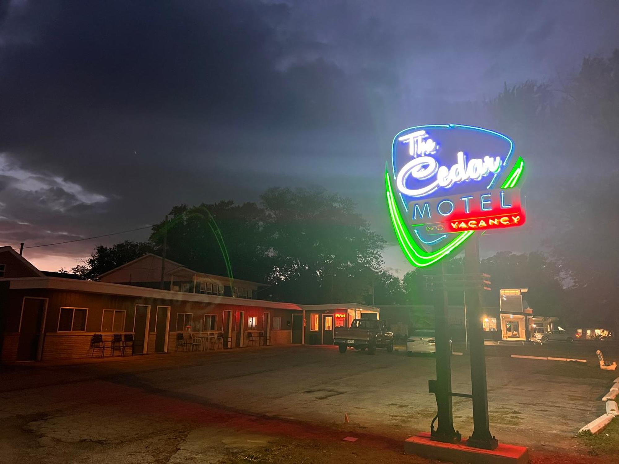 The Cedar Motel แซนดัสกี ภายนอก รูปภาพ